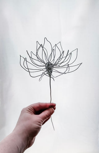 water Lilly lily lilies flower stem wire metal floral flowers wedding faux plants leaves persevered wedding bouquet forever flowers unique gifts for moms and flower lovers birth month gifts handmade small business curved leaf custom fake wedding July cancer Leo zodiac gifts minimalist dopamine decor made in America tabletop tablescape ideas houseplants leaves leaf decorations dried floral aluminum steel cute pretty flowers custom colors one-of-a-kind affordable fake flowers artificial fall