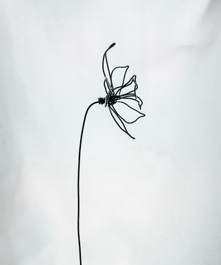 daffodil daffodils daffodil flower stem wire metal floral flowers wedding faux plants leaves persevered wedding bouquet forver flowers unique gifts for moms and flower lovers birth month gifts handmade small business curved leaf custom fake wedding  march Pisces zodiac gifts minimalist dopamine decor made in America tabletop tablescape ideas houseplants leaves leaf decorations dried floral aluminum steel cute pretty flowers custom colors one-of-a-kind affordable fake flowers artificial fall