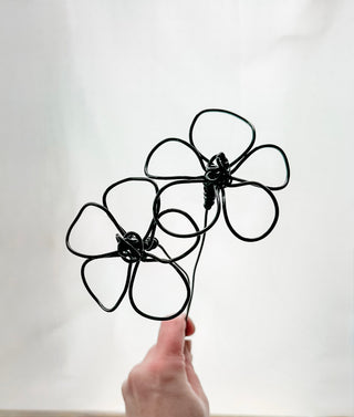 Daisy daisies April flower stem wire metal floral flowers wedding faux plants leaves persevered wedding bouquet forever flowers unique gifts for moms and flower lovers birth month gifts handmade small business curved leaf custom fake wedding  November Scorpio zodiac gifts minimalist dopamine decor made in America tabletop tablescape ideas houseplants leaves leaf decorations dried floral aluminum steel cute pretty flowers custom colors one-of-a-kind affordable fake flowers artificial fall