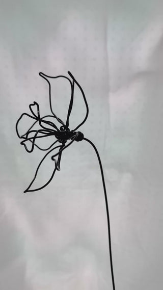 daffodil daffodils daffodil flower stem wire metal floral flowers wedding faux plants leaves persevered wedding bouquet forver flowers unique gifts for moms and flower lovers birth month gifts handmade small business curved leaf custom fake wedding  march Pisces zodiac gifts minimalist dopamine decor made in America tabletop tablescape ideas houseplants leaves leaf decorations dried floral aluminum steel cute pretty flowers custom colors one-of-a-kind affordable fake flowers artificial fall