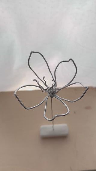 Lily lilies Lilly flower stem wire metal floral flowers wedding faux plants leaves persevered wedding bouquet forver flowers unique gifts for moms and flower lovers birth month May Taurus gifts handmade small business curved leaf custom fake wedding Gemini mid century whimsical modern minimalist dopamine decor made in America tabletop tablescape ideas houseplants leaves leaf decorations dried floral aluminum steel cute pretty flowers custom colors one-of-a-kind affordable fake flowers artificial