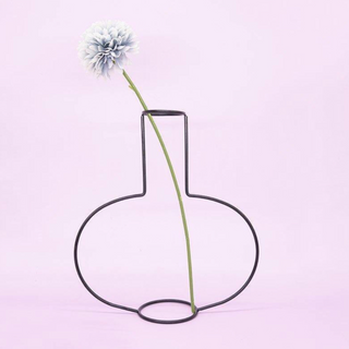 Minimalist Line Drawing 2-D Vase